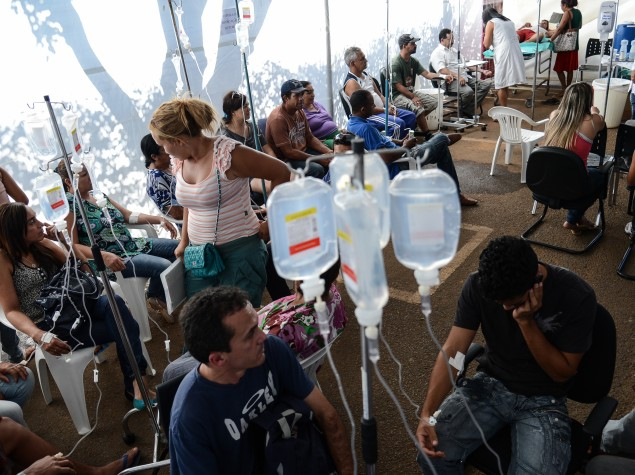 Hospital de campanha contra dengue montado na cidade de Brazlândia (DF), em 2013. Foto: Fabio Pozzebom/Agência Brasil