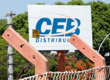 Privatização da CEB gera insatisfação no povo e lucro para investidores