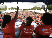 Professores (as) realizam assembleia com indicativo de greve, nesta quarta (26)