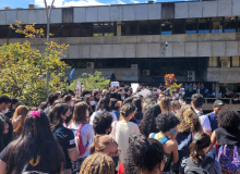 Comunidade acadêmica protesta contra violência sexual na UnB