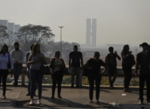 UnB e 25 escolas suspendem aulas por causa dos incêndios no DF