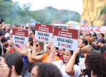 Servidores do DF realizam manifestação massiva contra a PEC 66