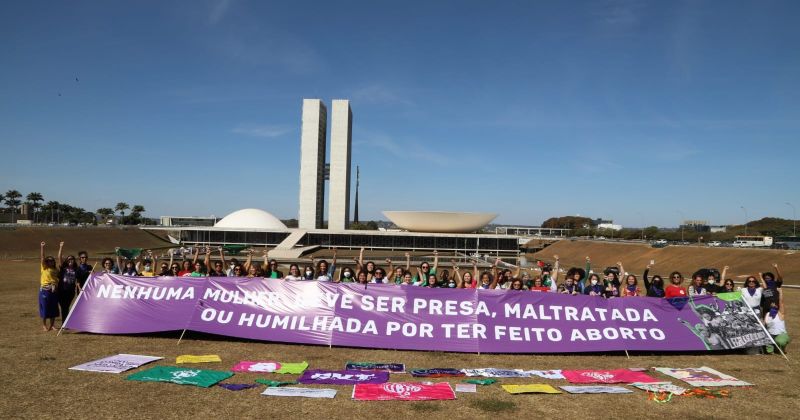 Ato pelo direito ao aborto de menina de 11 anos